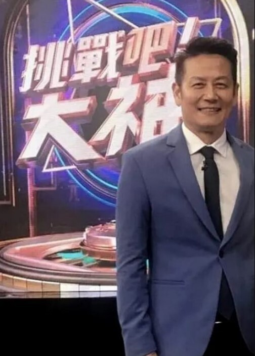 在校大学生大波波人美身材好屁股大道具自慰 - 笔盒